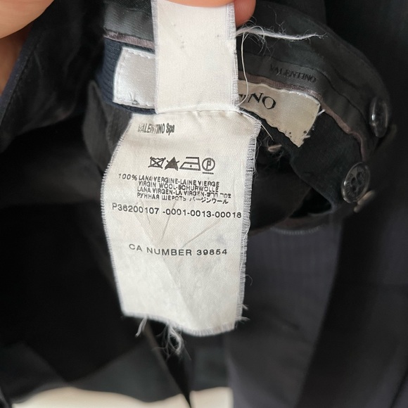 VALENTINO authentic men’s navy virgin wool suit - Picture 5 of 7